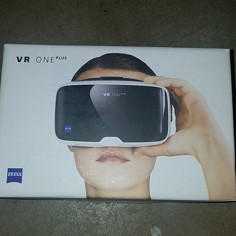 Virtual reality headset